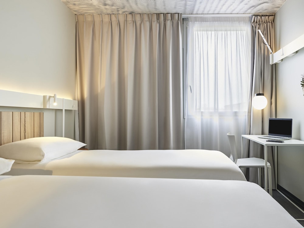 Ibis Clamart Paris Velizy 18/60