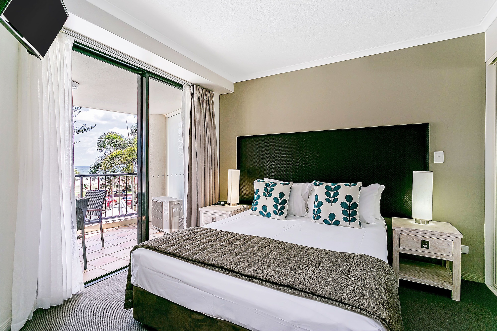1 Bedroom, Ocean, Queen Bed