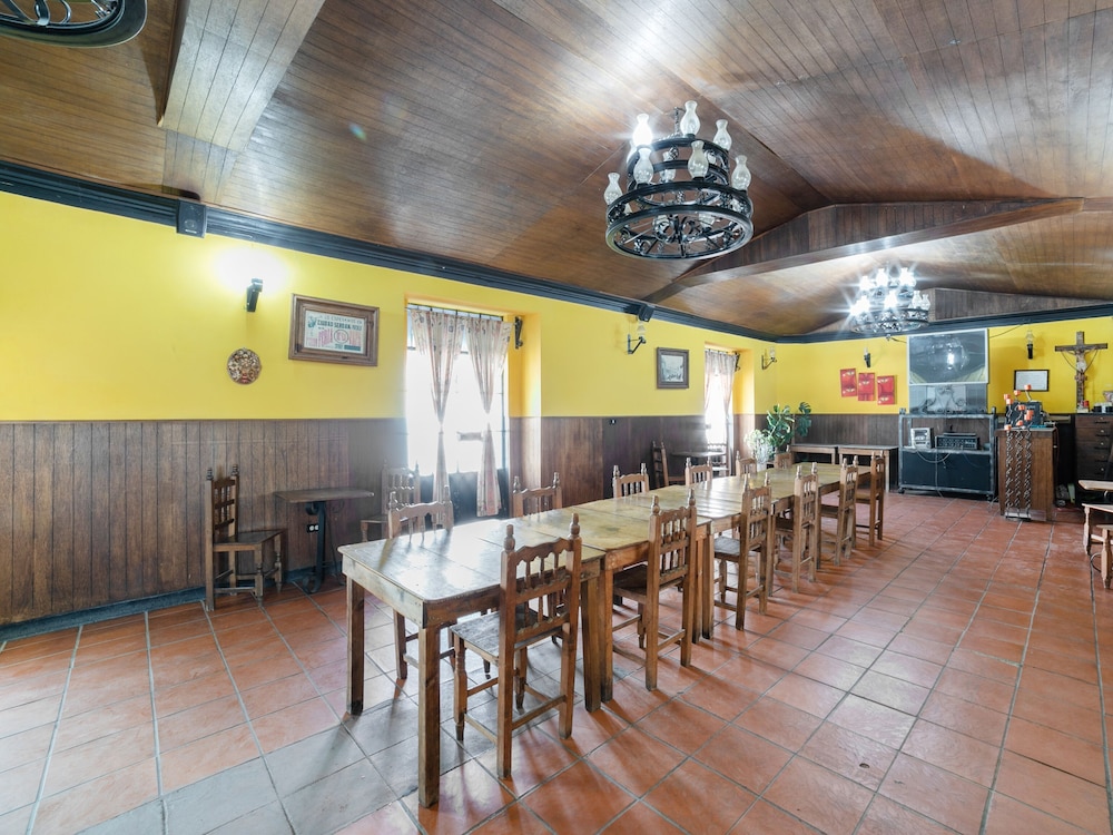 OYO Casa Vieja 33/49