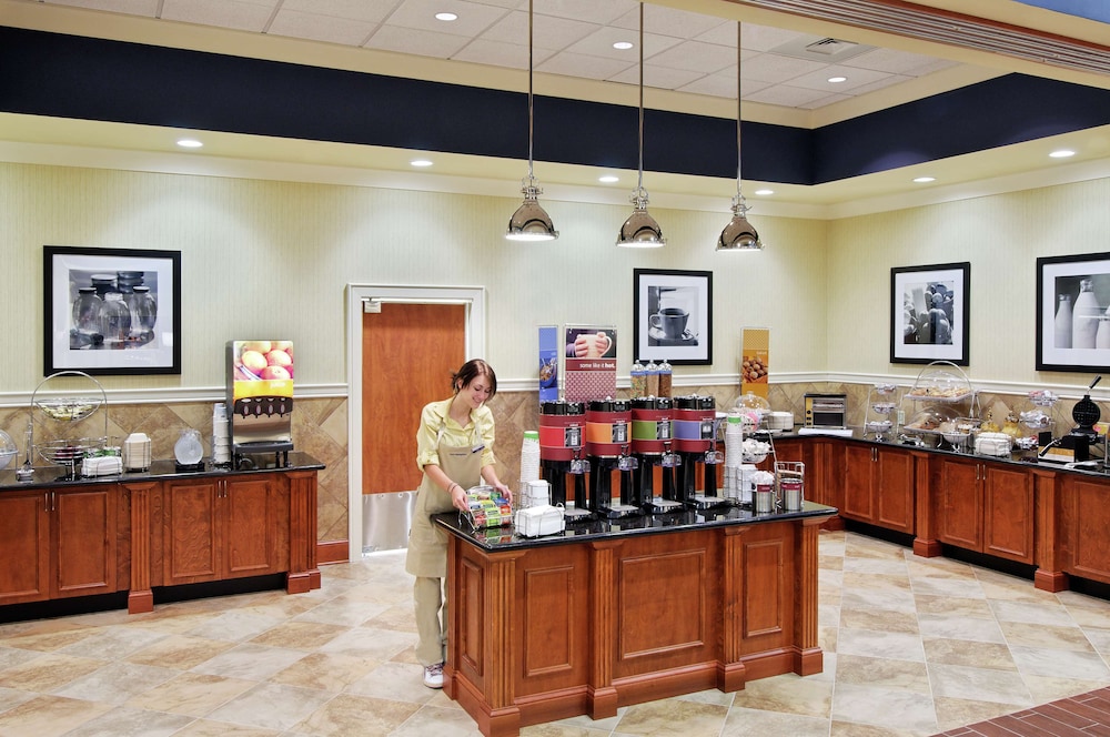 Hampton Inn & Suites Knoxville-Turkey Creek/Farragut 34/39