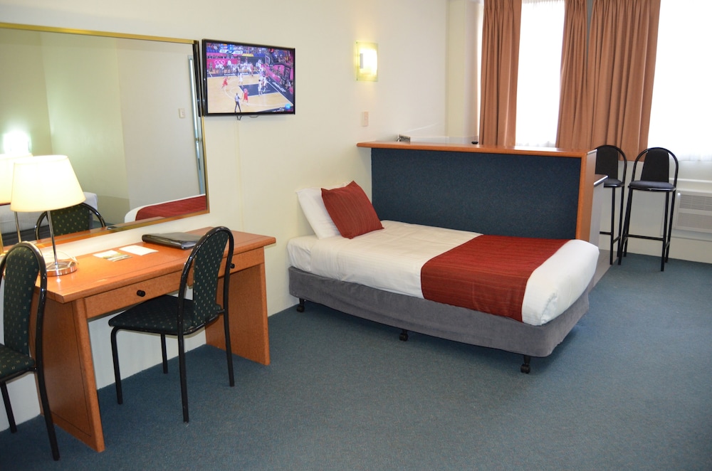 Devere Hotel 11/53