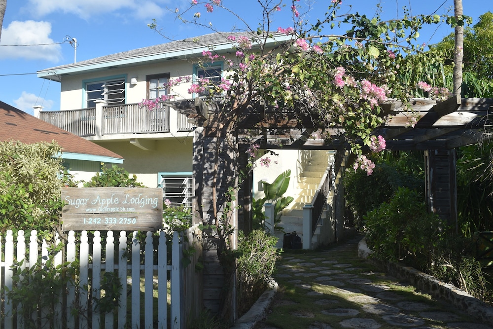THE SUGAR APPLE BED AND BREAKFAST 1/50