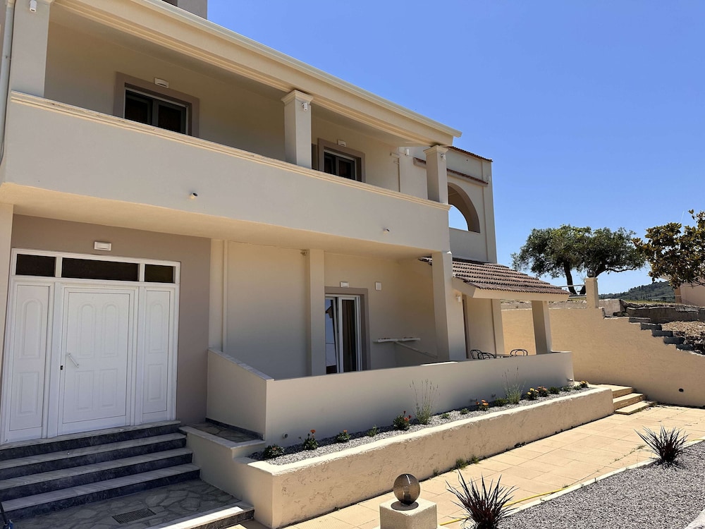 Armeno Resort 4/49