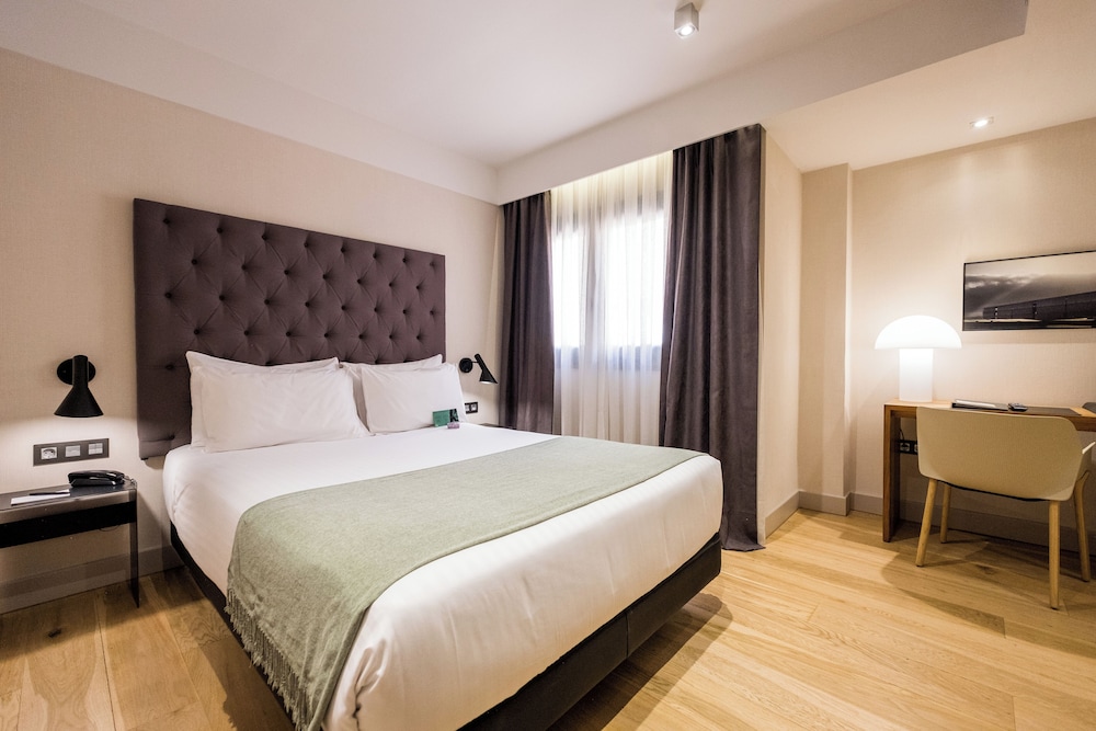 STANDARD, DOUBLE OR TWIN BED