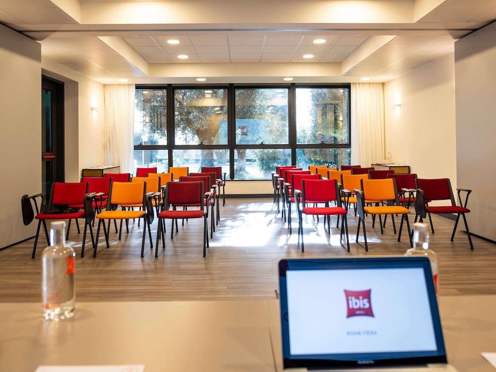 Ibis Roma Fiera 36/50