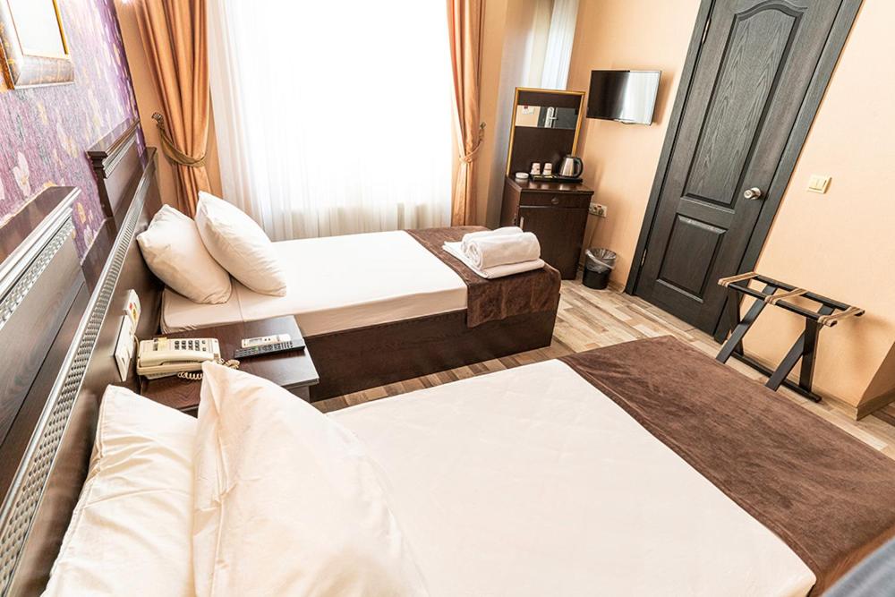 Room, Twin Beds