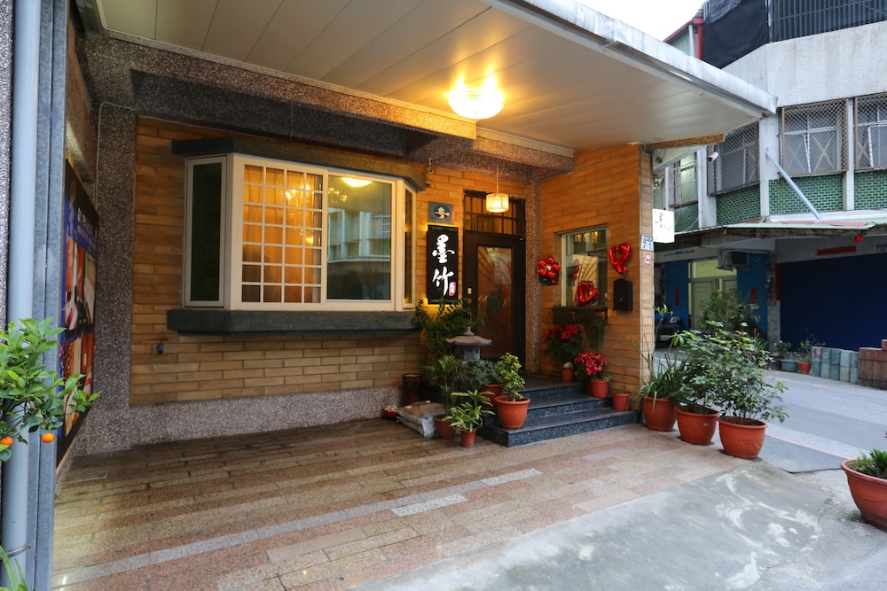 Mozhu B&B 5/42