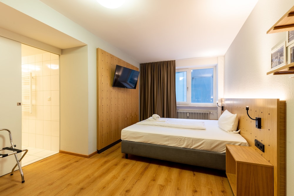 mk hotel frankfurt 27/65