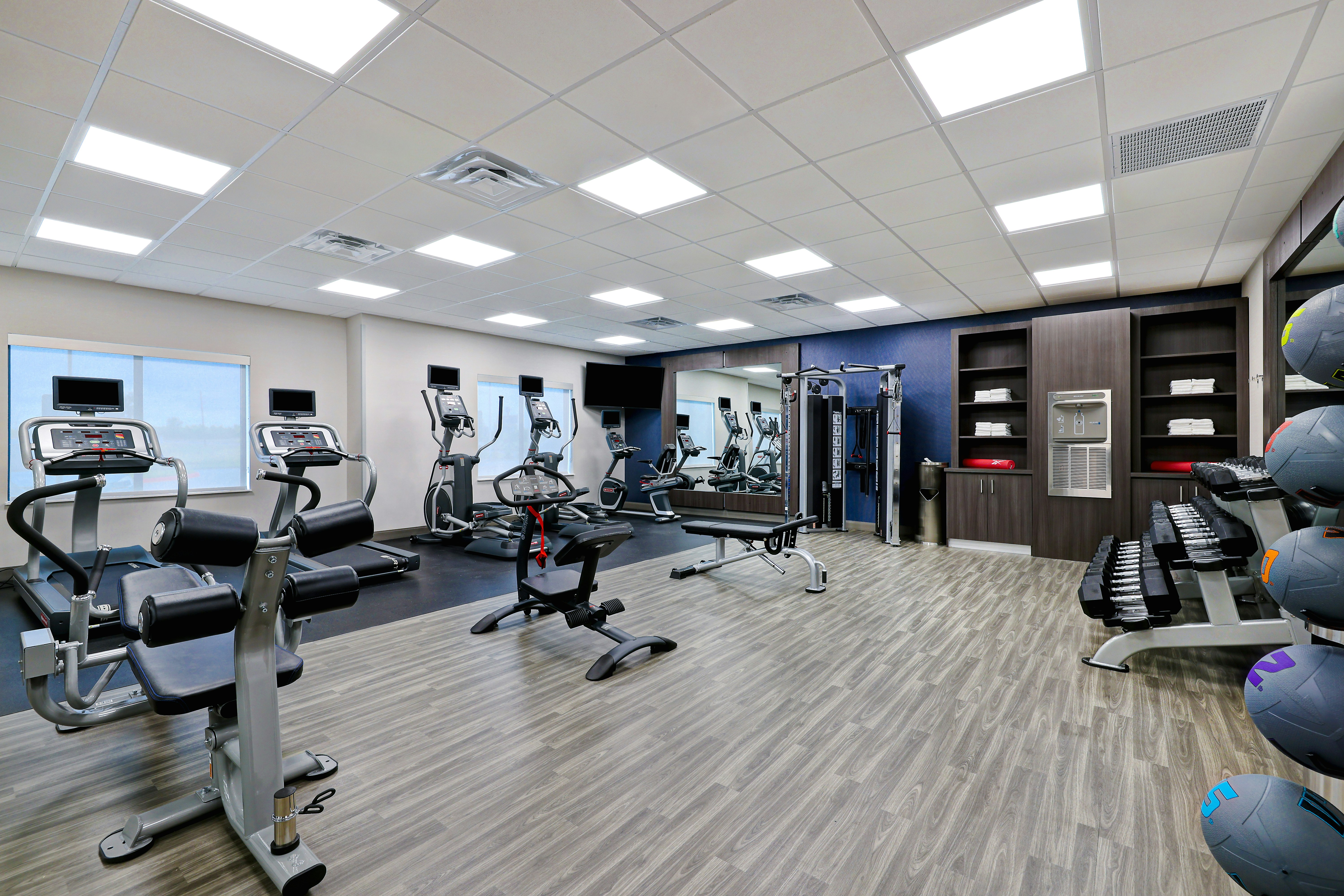 Hampton Inn and Suites Houston East Beltway 8 23/58