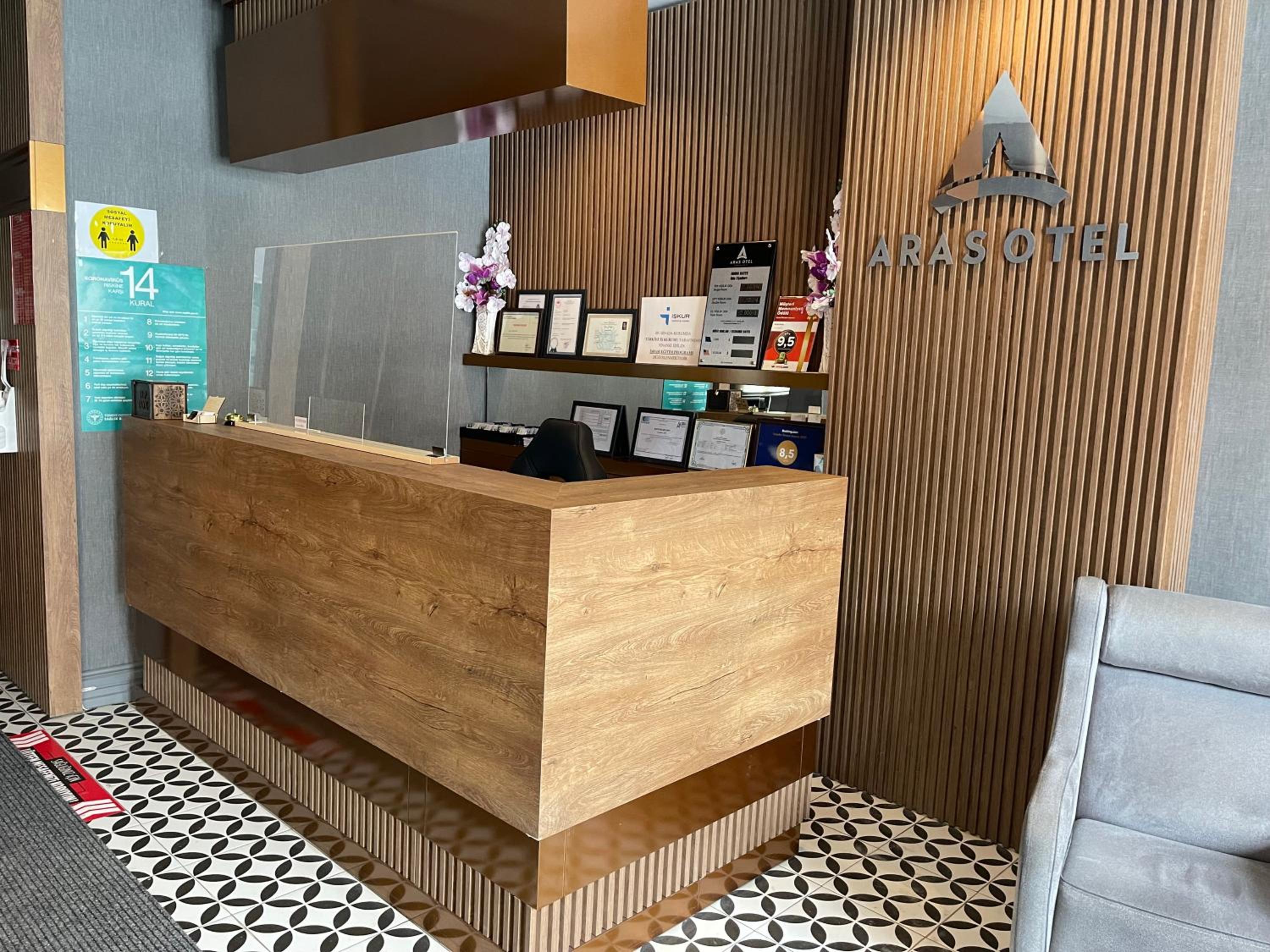 Hotel Aras 5/50