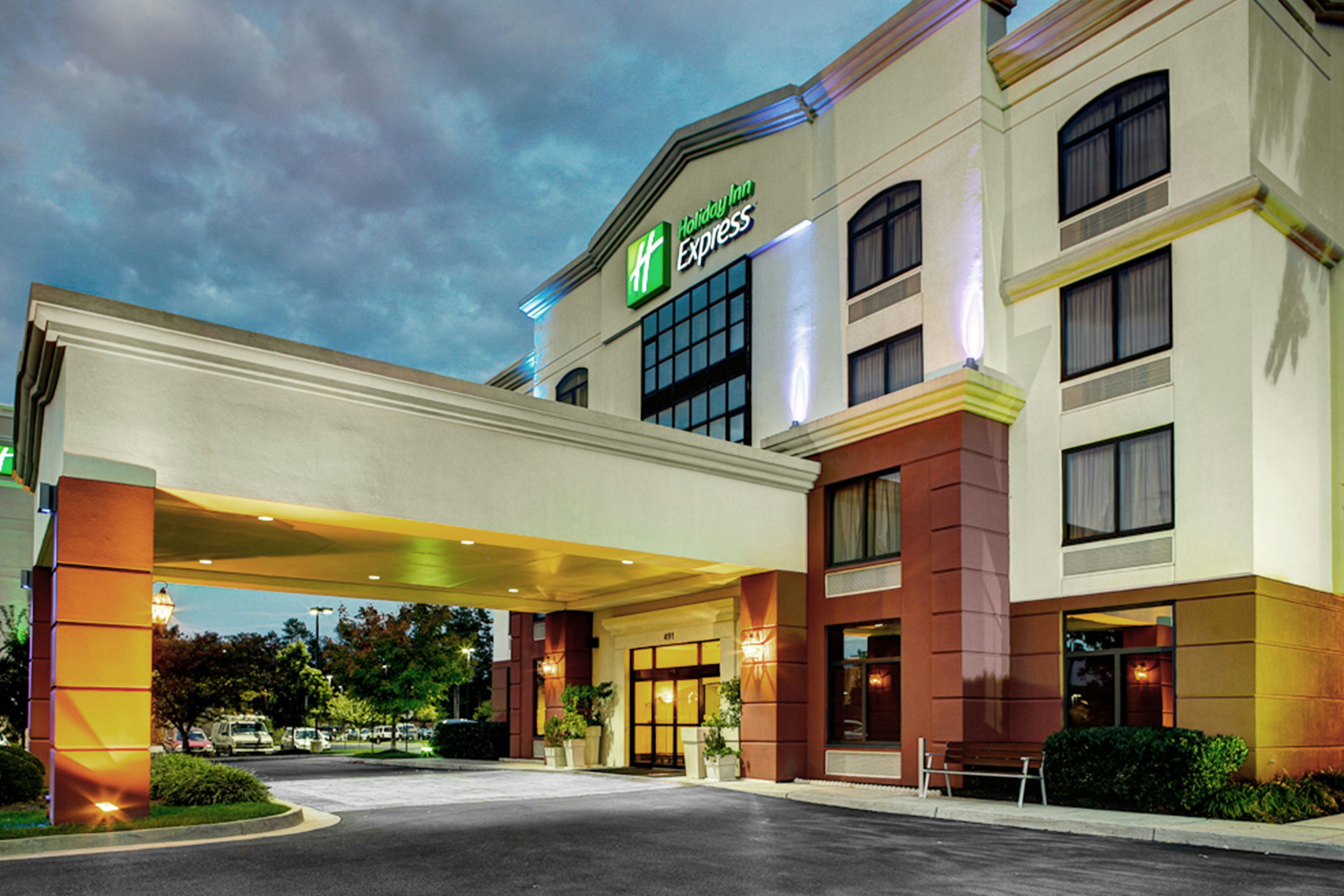 Holiday Inn Express Richmond Airport 56/60