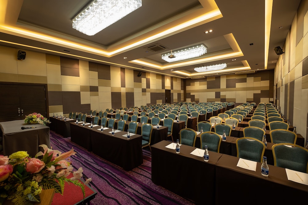 The Rich Hotel Korat 41/65