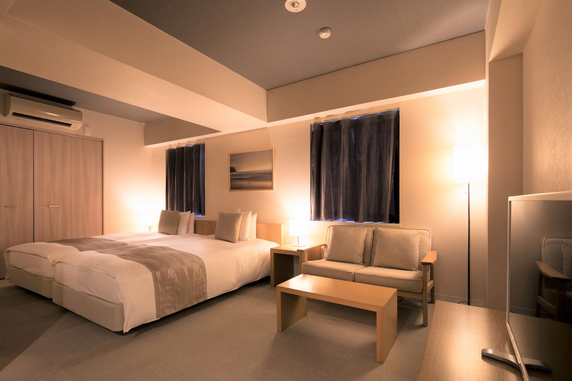 Deluxe, Twin Beds