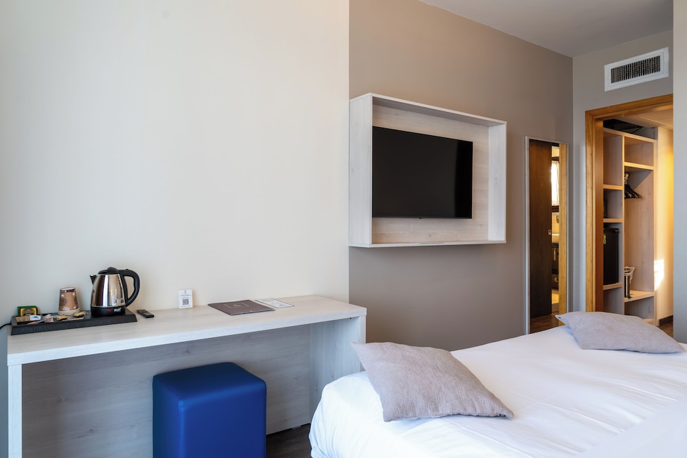 Hotel Desiree 13/67