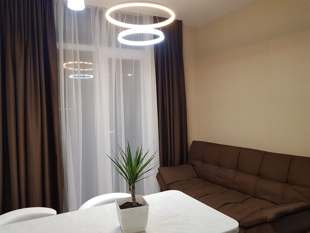 Batumi Real Lux 13/50