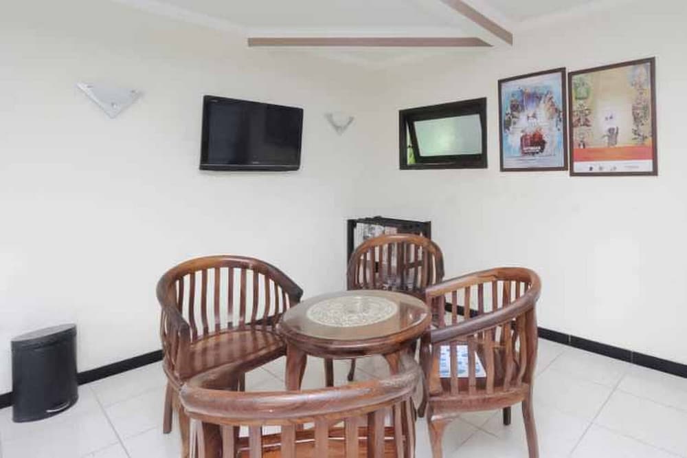Hotel Lestari Near Lippo Plaza Mall Jember 25/36
