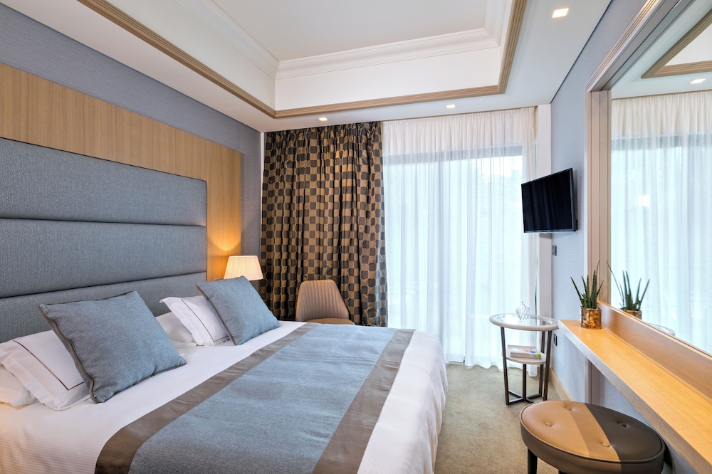 Room, Queen Bed
