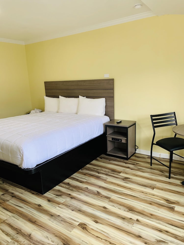Estero Bay Motel 19/57