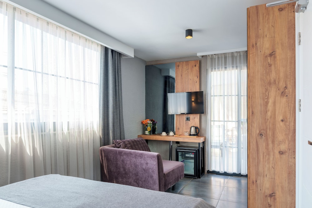 Mielo Lara Hotel 24/47