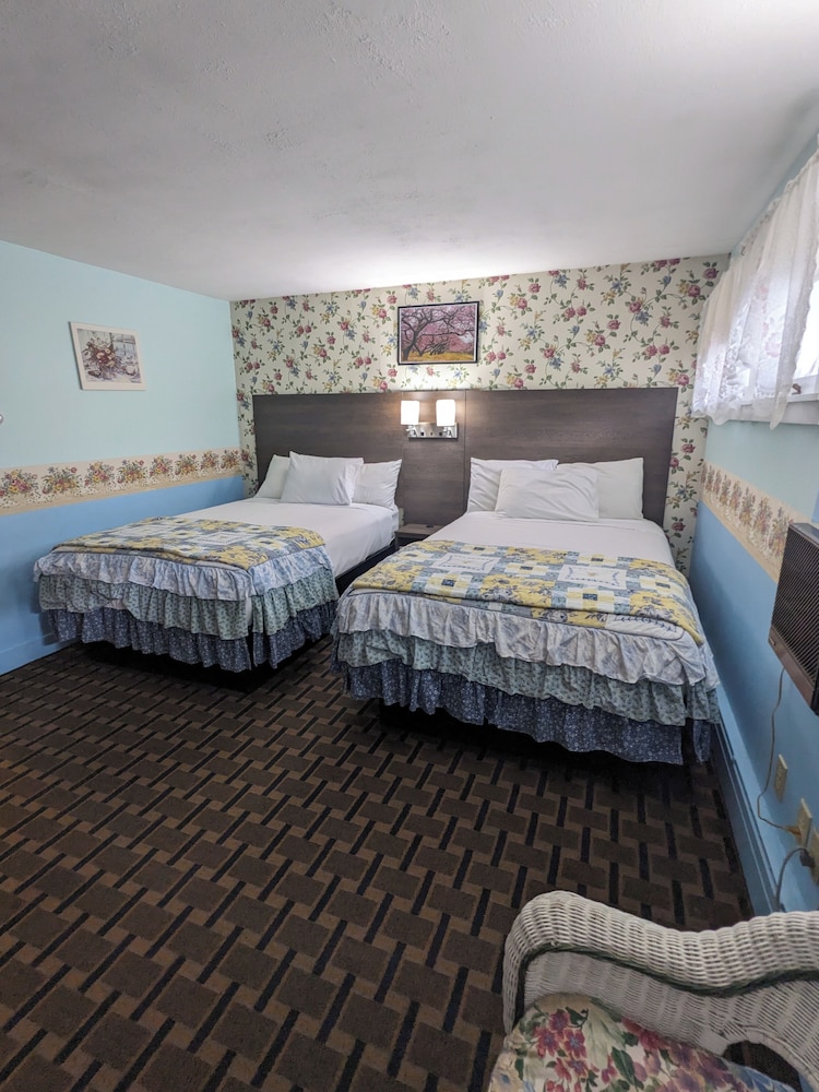Bennington Motor Inn 10/35