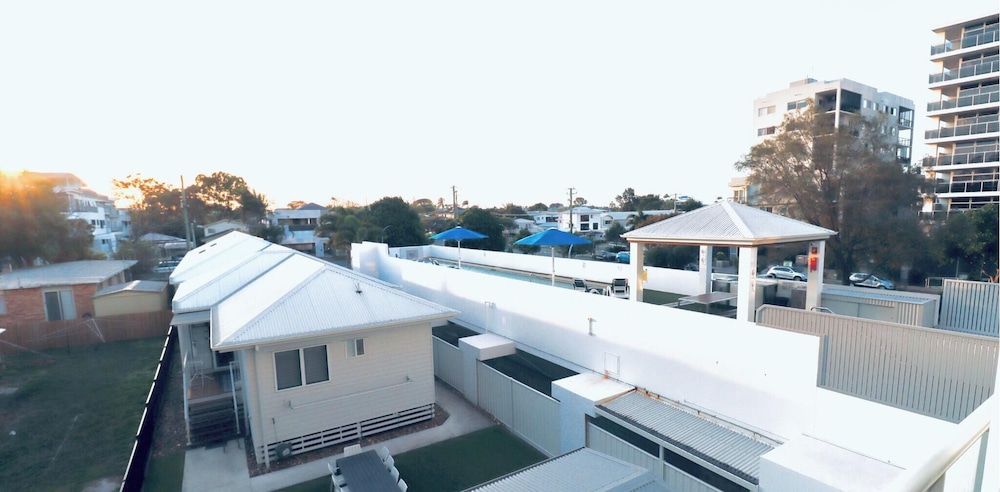 SCARBOROUGH BEACH RESORT 4/72