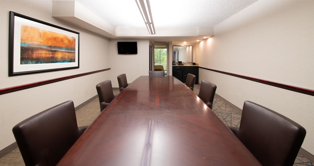 Embassy Suite Hotel Colorado Springs 44/68