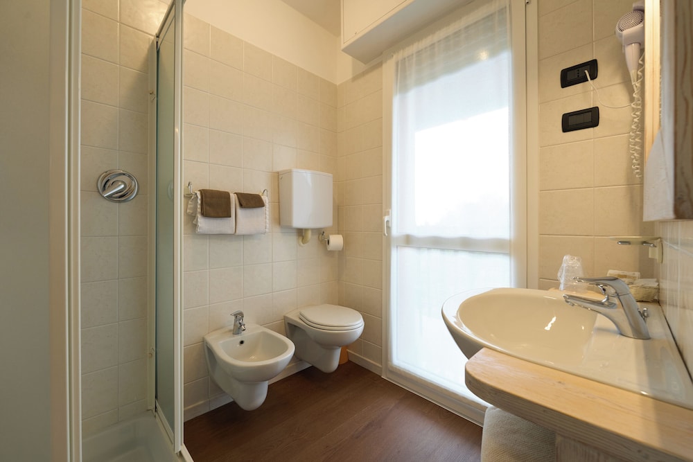 Albergo Moderno 50/50