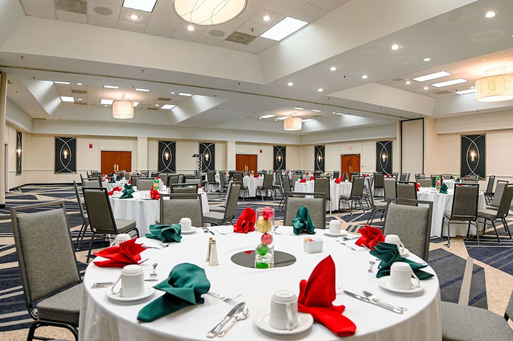 Doubletree By Hilton Richmond Midlothian 36/53