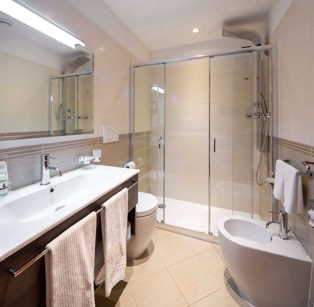 Best Western Plus Tigullio Royal Hotel 4/64