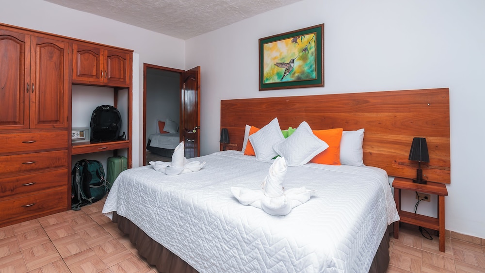 Twin Lodge Galapagos Hotel 26/68