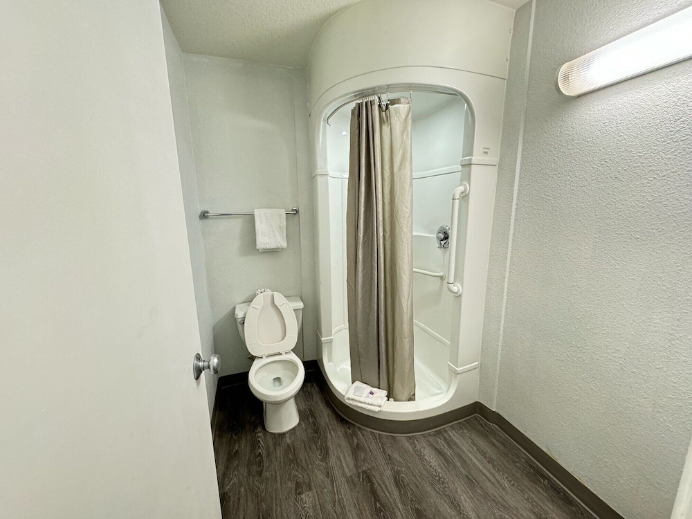 Motel6 Casper, WY 55/63