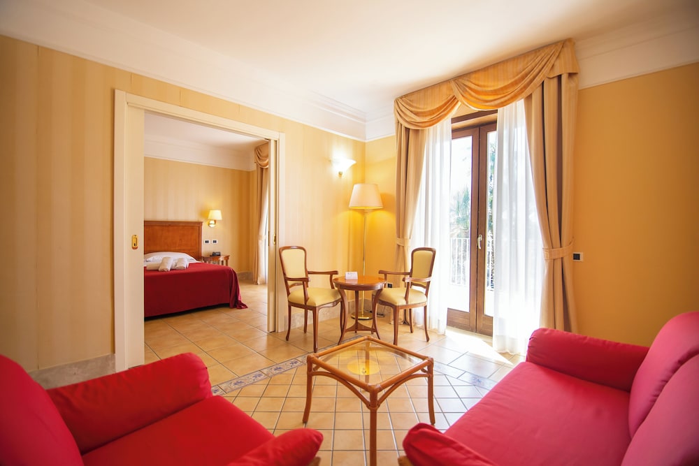 Dioscuri Bay Palace Hotel 53/75