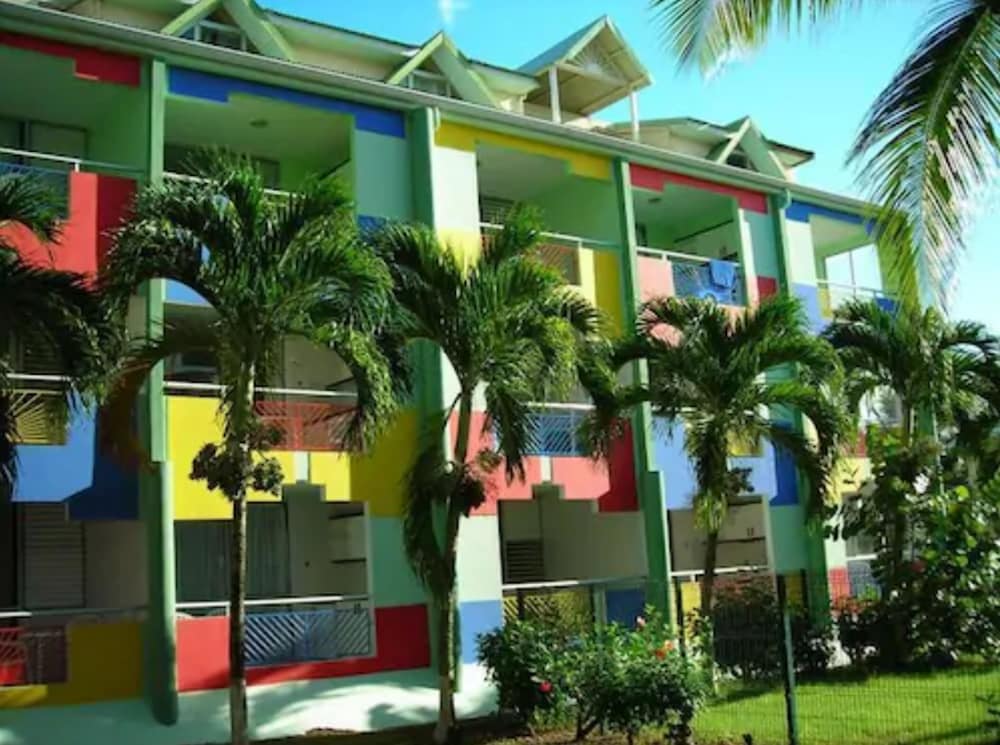 Canella Beach Hotel 4/42