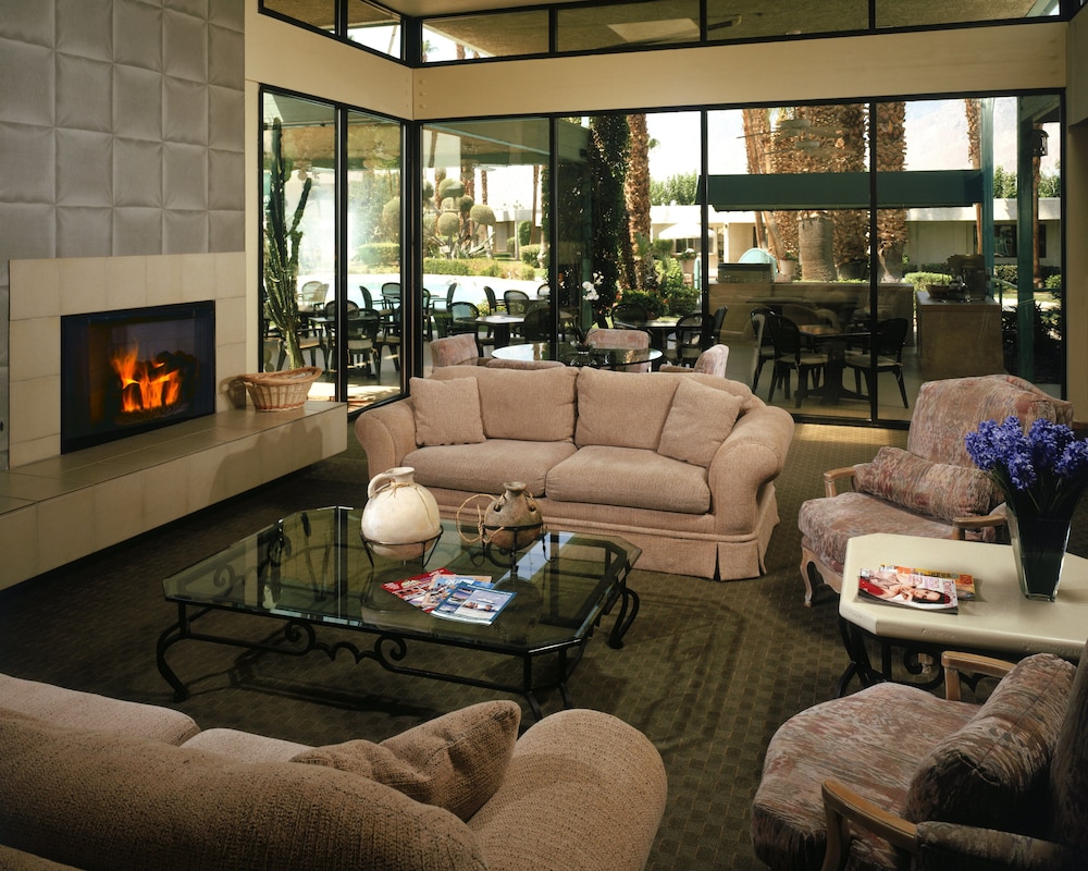 Desert Isle Of Palm Springs 27/50