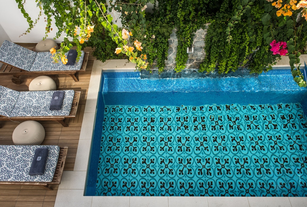 Serenity Blue Hotel 2/34
