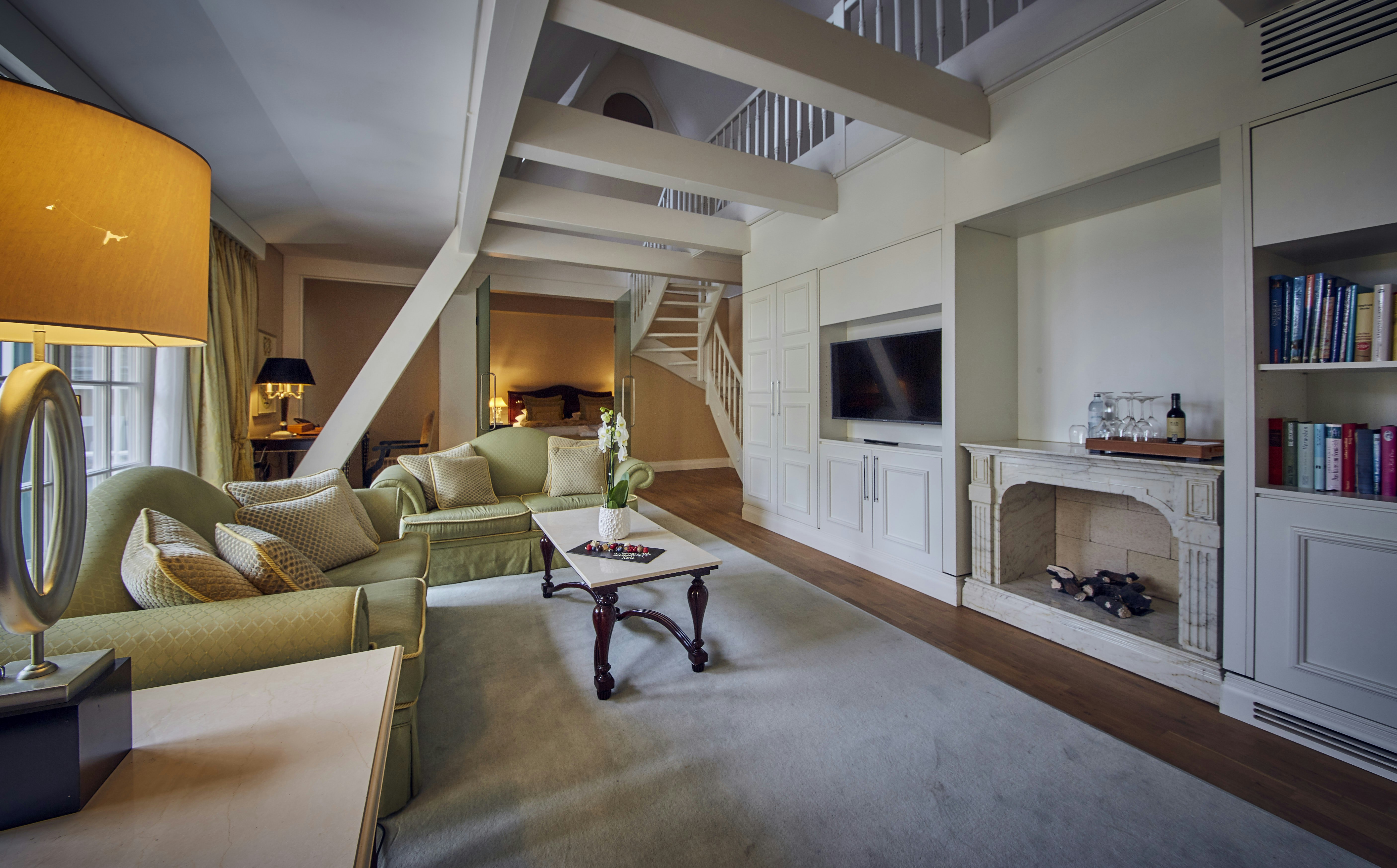 FALKENSTEINER SCHLOSSHOTEL VELDEN 58/83