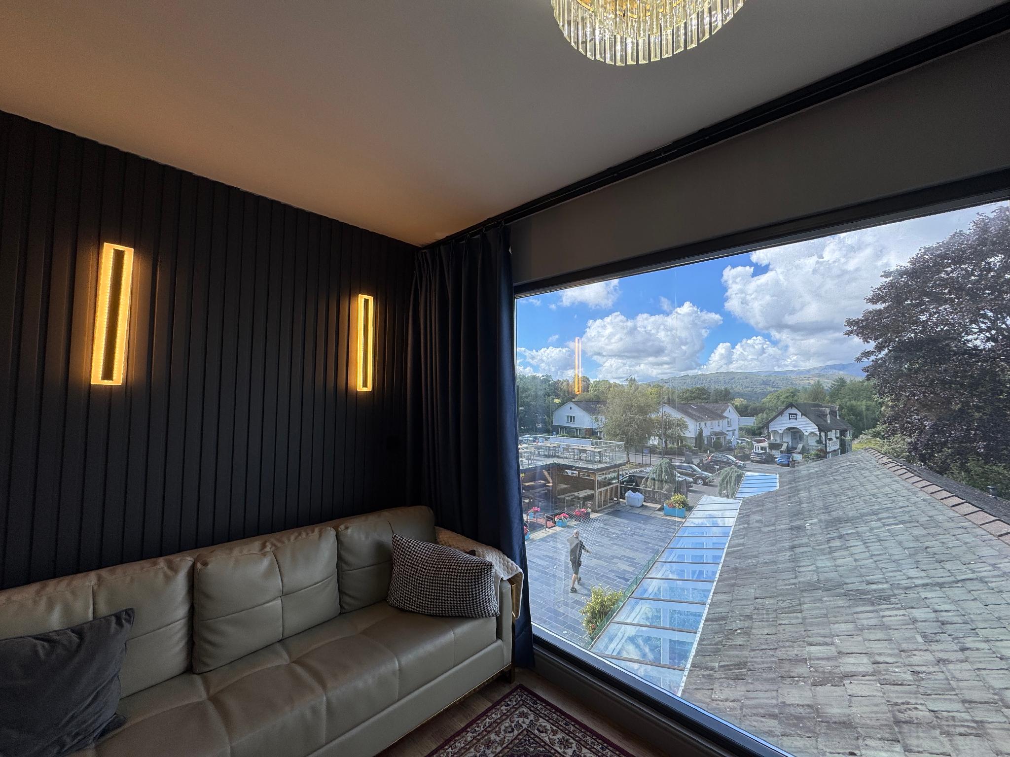 Waterhead Rooms & Suites - Parking and Light Breakfast 13/43