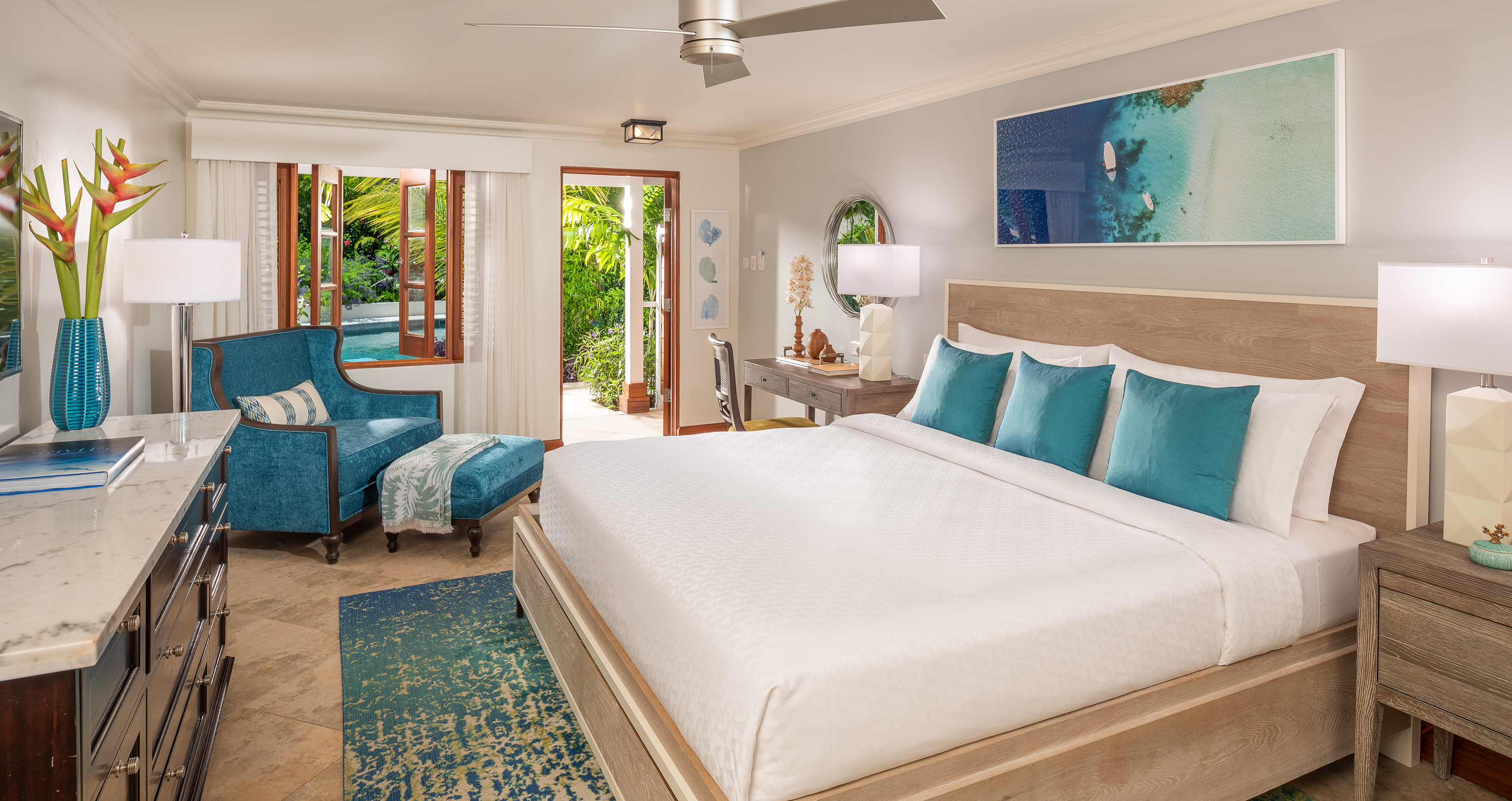 Crystal, Swim Up, Lagoon, Walkout, Club Floor