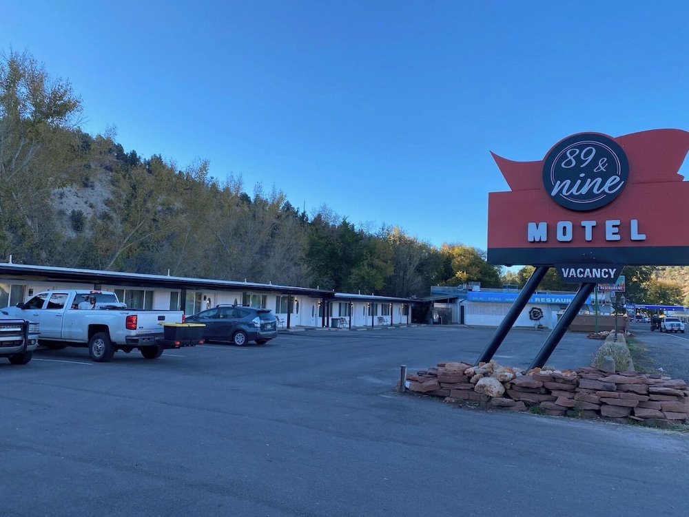 89 & Nine Motel 10/14