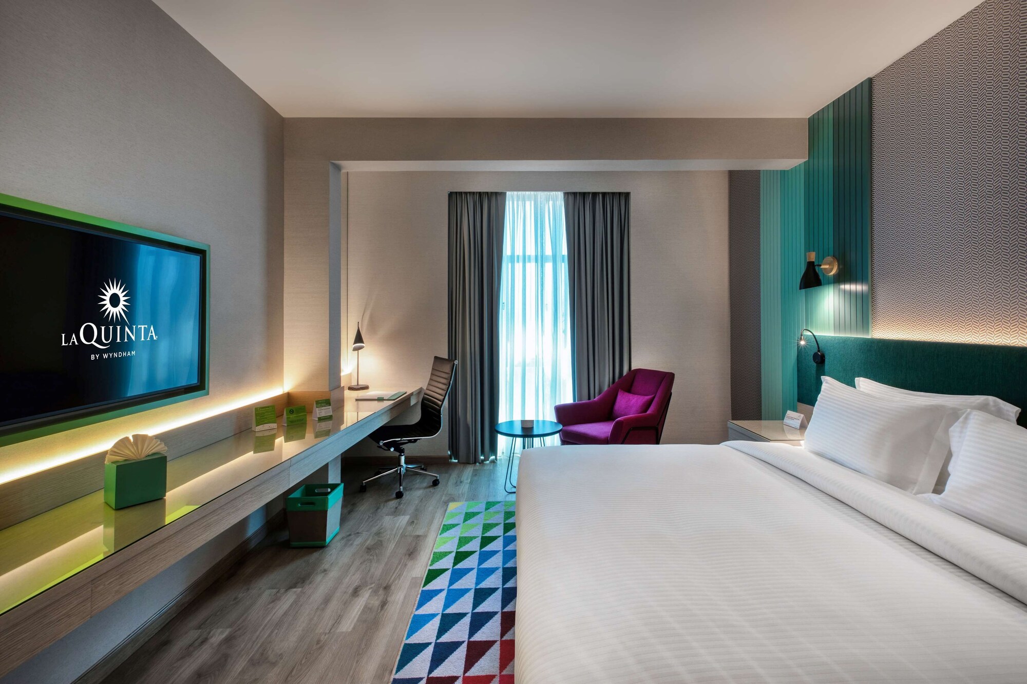 ECONOMY, KING BED