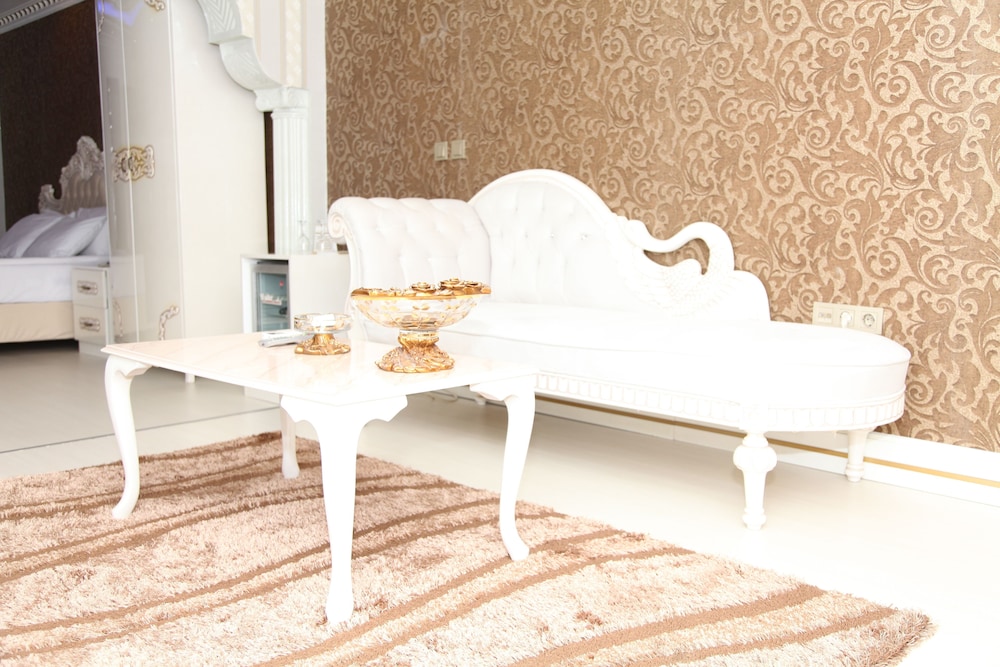 Royal Anka Hotel 31/32