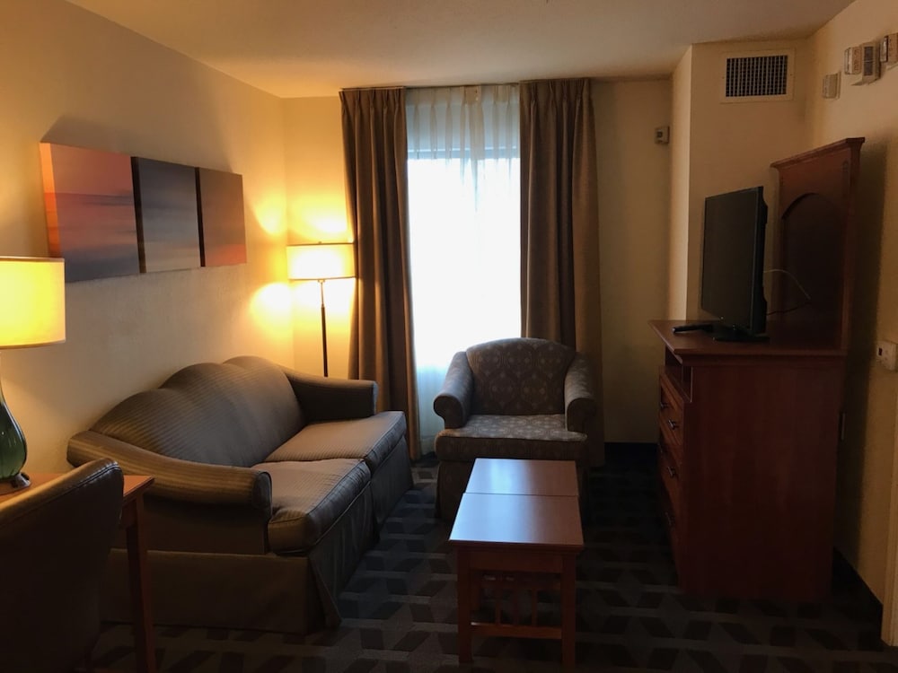 Staybridge Allentown Bethlehem Airport Suites 29/69