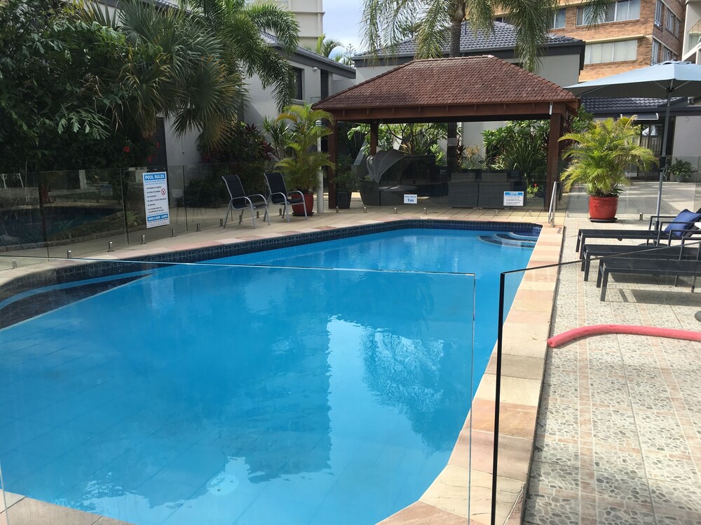 Burleigh Palms Holiday Apartments 3/75