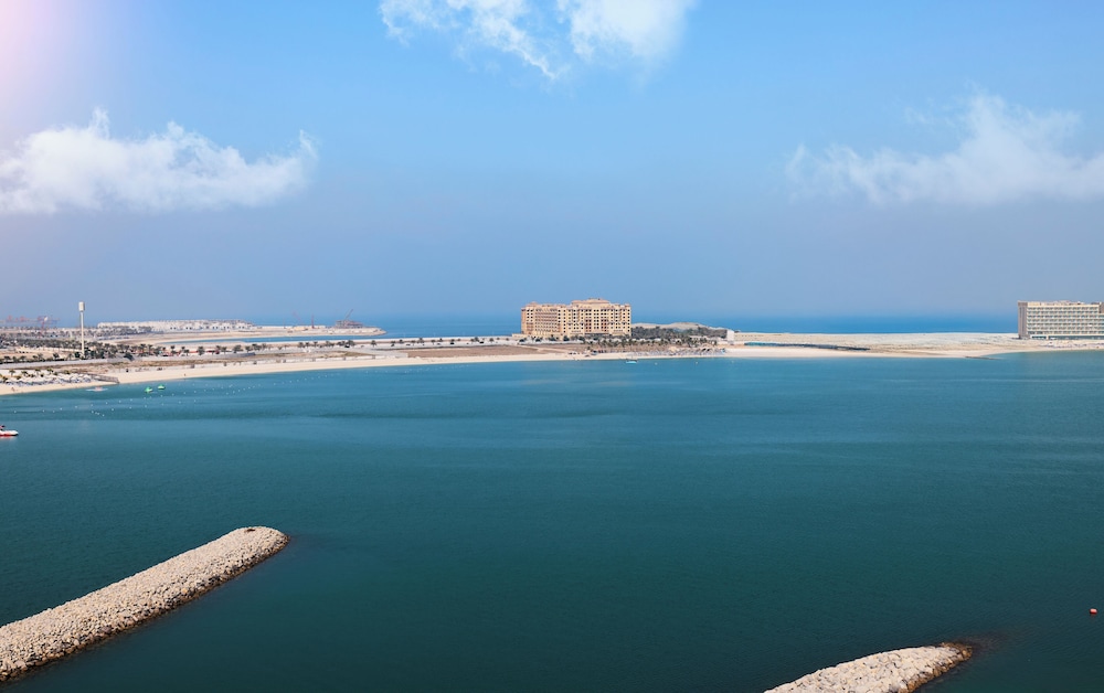 Rove Al Marjan Island 34/39
