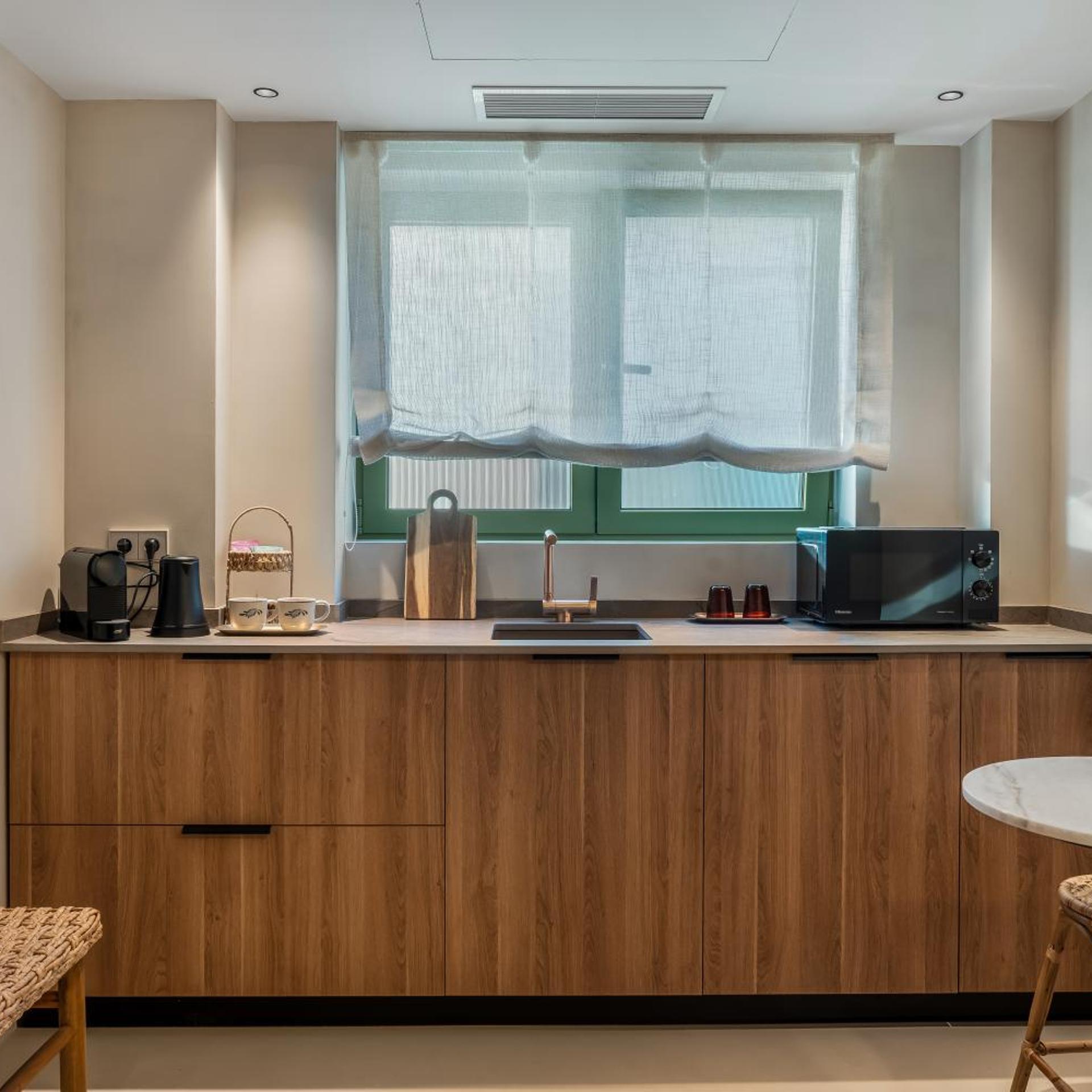 Suites by Miramar 3/50