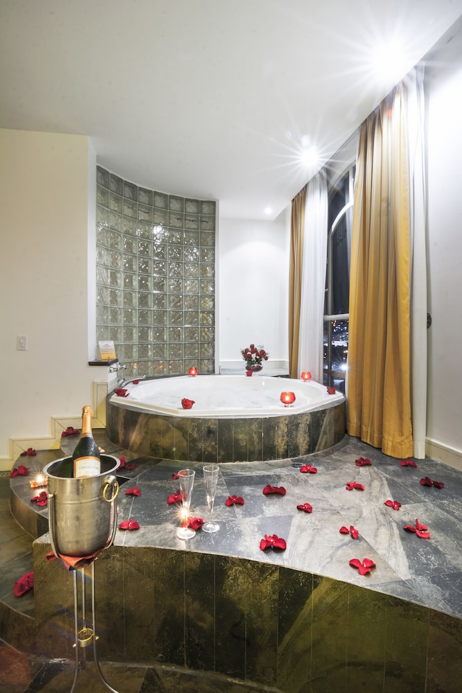 Sonesta Hotel Loja 34/70
