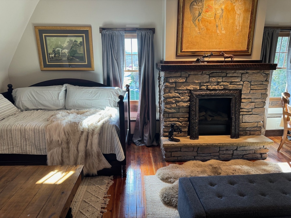 South Broadway Manor Bed and Breakfast 29/72