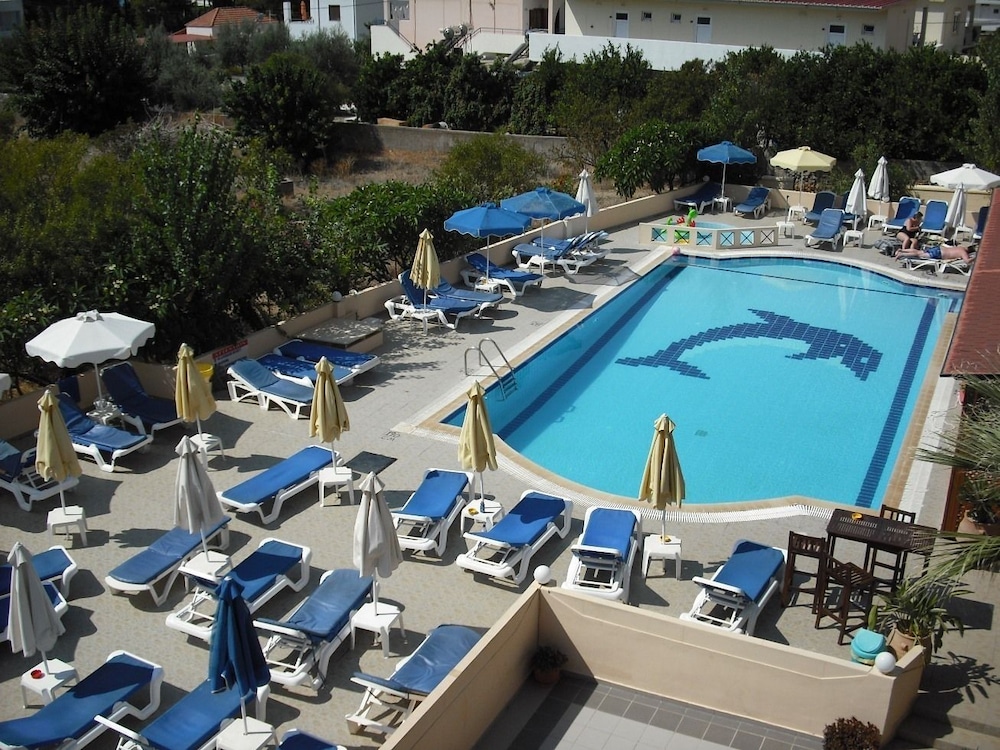 Summer Memories Hotel Apartments 13/38