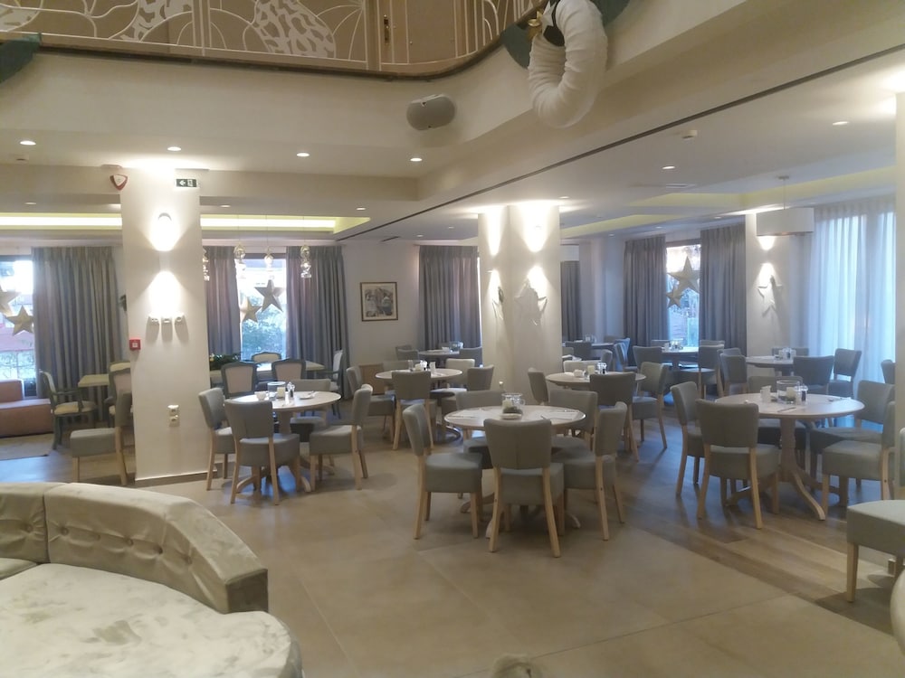 Emerald suites 28/32