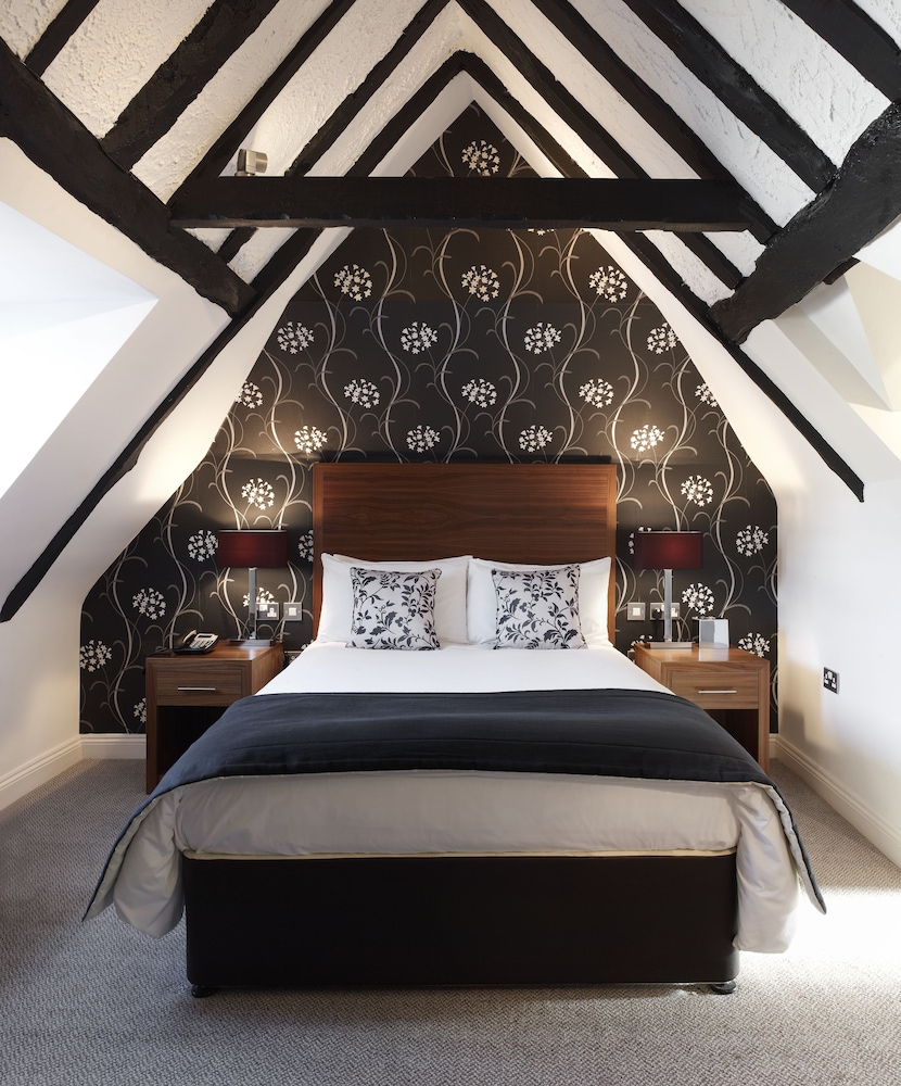 The Boleyn Hotel 25/50